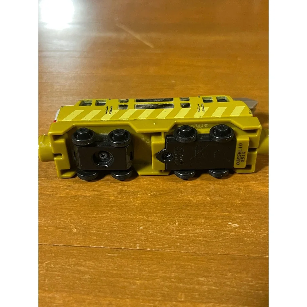 Thomas & Friends Take-n-Play Diesel 10 Die-Cast Metal Magnetic‎ Engine Train Toy